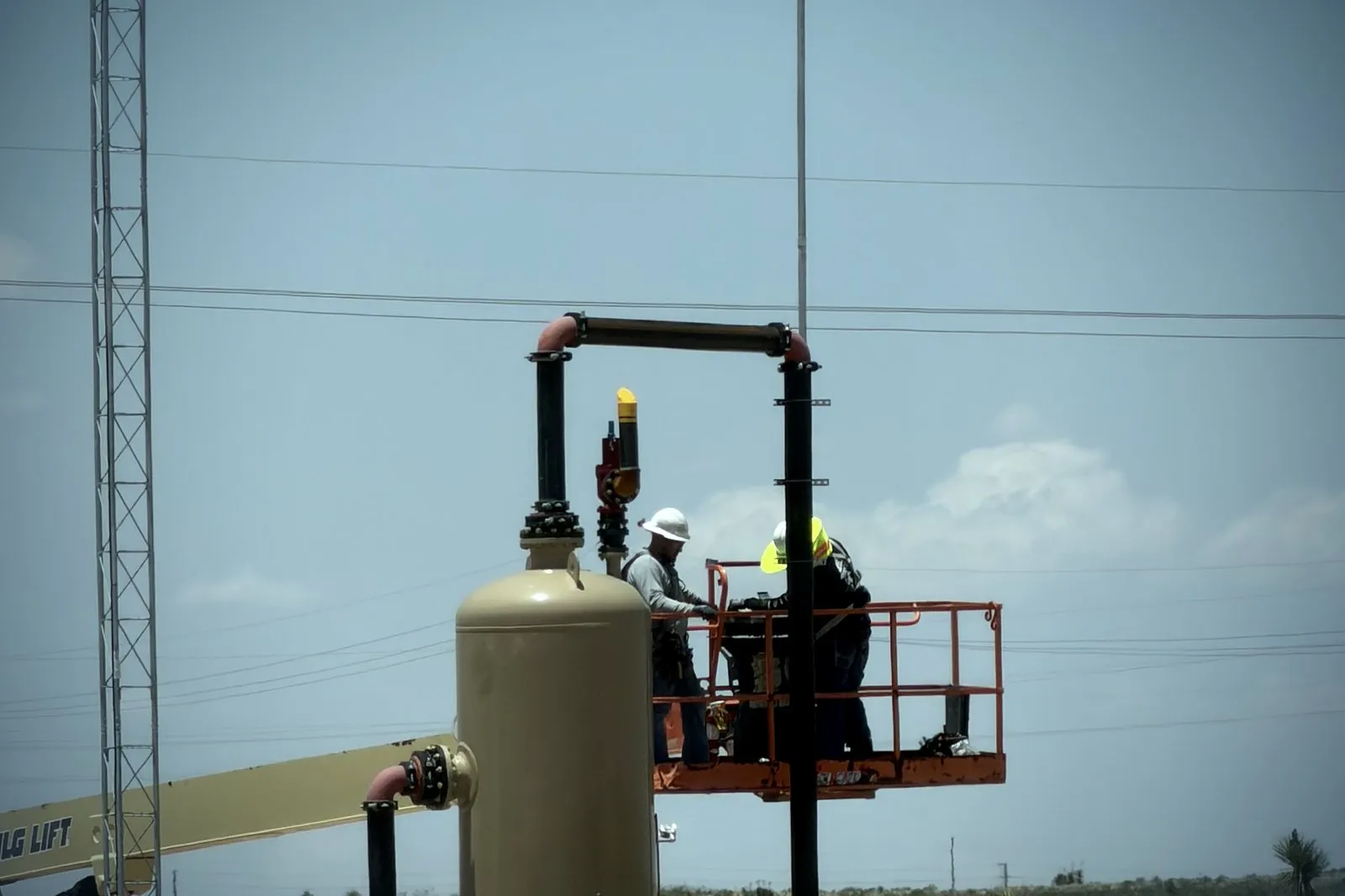 Field installation of the DDCE dissipation array technology StrikeOut distributes.